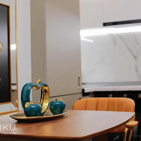 Miku - Lux 2bd At City Center Apartment