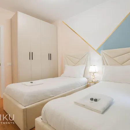 Miku - Lux 2bd At City Center Apartment *