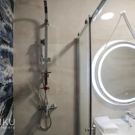 Miku - Lux 2bd At City Center * Tirana